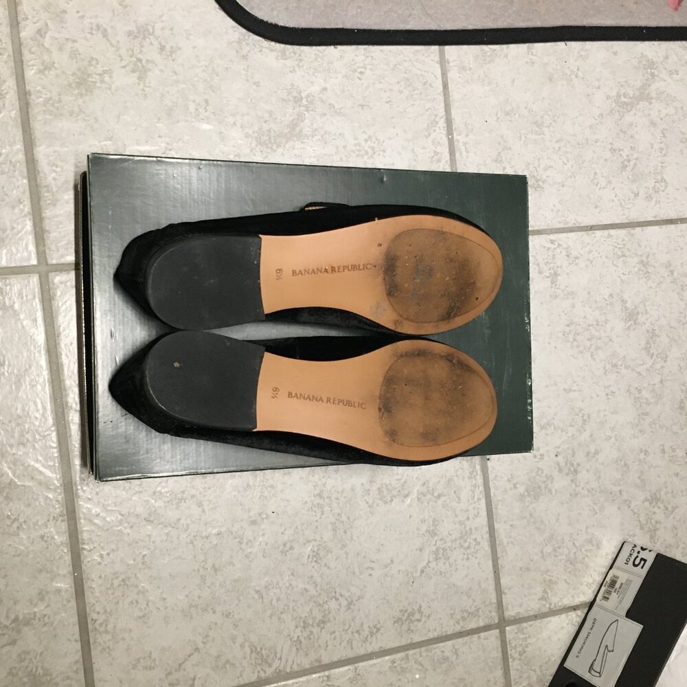 Banana Republic black velvet shoes - Picture 5 of 6